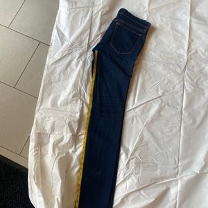 J.Brand jeans.  Nice dark wash.  Sizer 6.  Contains 2% spandex.